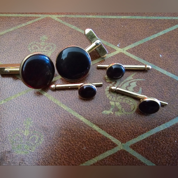SWANK Other - Vintage Swank Cufflinks Tuxedo Shirt Ties Gold Tone Red Dome Mens Jewelry